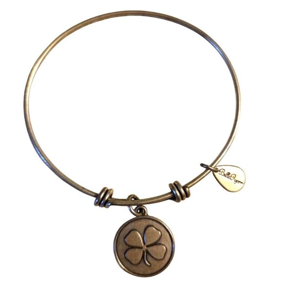 Bella Ryann Shamrock Charm Silver-Tone Bangle Bracelet Irish St Pats - Picture 1 of 6